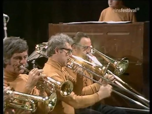 SIMON PARK ORCHESTRA - "EYE LEVEL" (The Van Der Valk Theme)