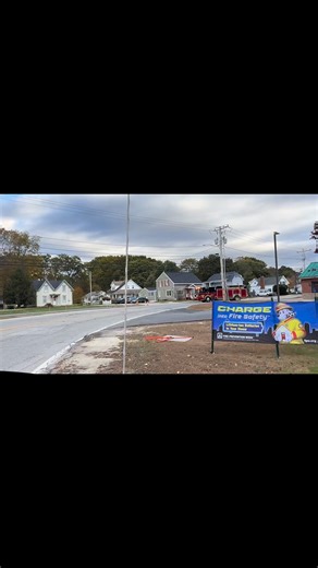 🚒 Rochester NH Engine 2 leaving Station 2 in Gonic, responding to a motor vehicle accident with injury. #RochesterNH #RochesterFire #NHFire #FirstResponders #ScannerAlertsMedia #EmergencyResponse #FireDepartment #Engine2 #GonicNH | Rochester, NH Scanner Alerts