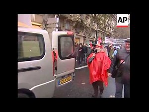 Civil servants in mass protest against government reforms