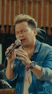 Sponge Cola performs ‘Kay Tagal Kitang Hinintay’ Live at The Cozy Cove. #liveatthecozycove #cozycove #spongecola #kaytagalkitanghinintay | Nine Degrees North
