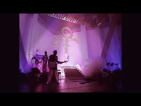 Michael Jackson ft Prince When doves Cry Live