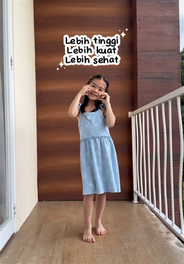 Setiap bulannya aku rutin cek tinggi Clo pakai kurva WHO dan bersyukur karena hasilnya masih on-track sesuai standar📈 Rahasianya aku selalu pastiin nutrisi si kecil selalu terpenuhi dengan Cool-Vita CalMagZinc yang praktis & enak😍 Yuk moms lengkapi kebutuhan asupan harian anak untuk dukung pertumbuhan & kekuatan tulangnya bareng @Coolvita Indonesia Pilihan Mama Cerdas✨ #MinumanSehat #Coolvitalndonesia #TulangKuatTumbuhSehat