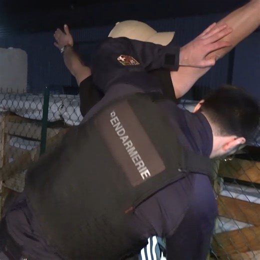 🚓 Cette jeune femme est insulté par un jeune homme qui semble complètement ivre. Est-ce qu’il va entendre raison face aux gendarmes et rentrer chez lui ? ▶️ Flic Story des Alpes, mercredi sur RMC Story et en streaming sur RMC BFM Play ➡️ https://bit.ly/4hPuKzQ | RMC Story