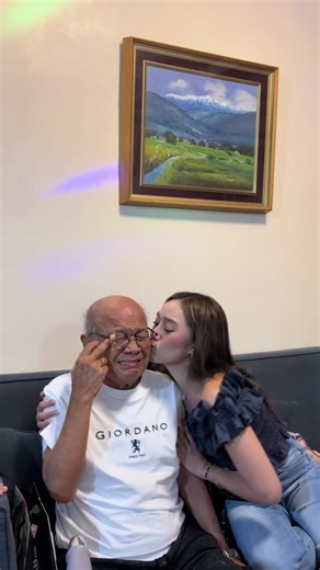 Regalo ng Pasasalamat para kay Lo sa Pasko