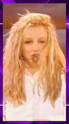 Britney Spears - ...Baby One More Time - Iconic Live Performance