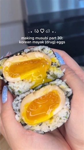 making musubi with the viral Korean soy marinated soft-boiled (mayak) DRUG eggs 🥚!!! #shoujokitchen