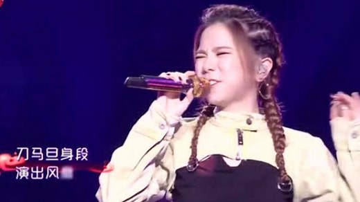 邓紫棋与李玟合唱《刀马旦》完美高音燃爆全场，陈小春和GAI都起立鼓掌！
