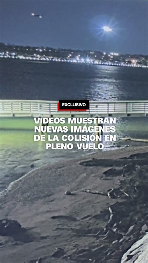 1M views · 8K reactions | Dos videos obtenidos en exclusiva por CNN muestran nuevos ángulos del accidente aéreo entre un avión comercial de American Airlines y un helicóptero militar en pleno vuelo cerca de #Washington. En las grabaciones se pueden ver claramente a ambas aeronaves volando una hacia la otra, luego explotan y caen al río tras el fatal siniestro. Siguen investigando la causa del accidente. https://cnn.it/3Cs50tF | CNN en Español | Facebook