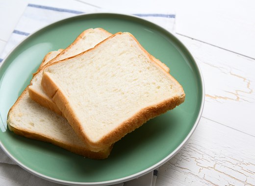 Surprising Ways Eating White Bread Affects Your Body, Says Science