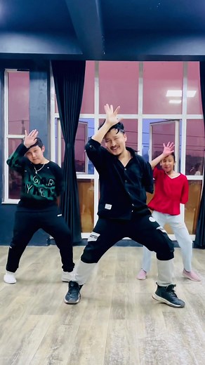 #flexibledanceschool #nepalitiktok #nepalimuser #foryoupage #trending #trendingtiktok #nepalisongs #danceclass #koteshwor_kathmandu