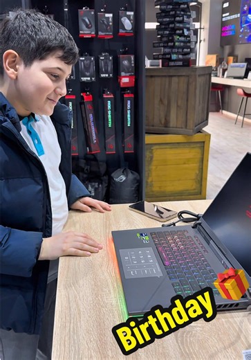 Explore the Asus ROG Strix G16 Gaming Laptop