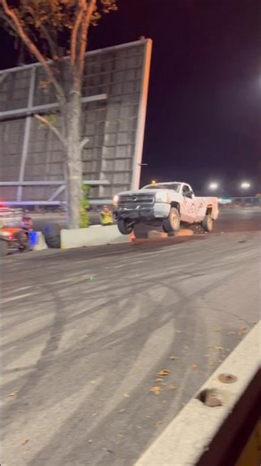 #drift #chevy #jump #car #truck #carjumping #stunt #helpmemakethismakesense #automobile #explore