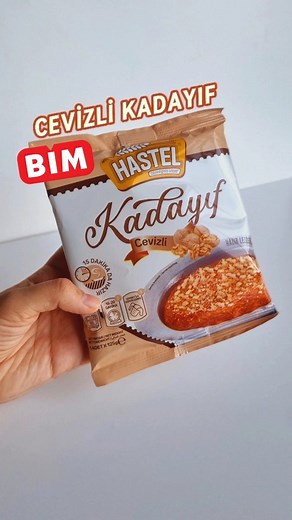 Sema Ery on Instagram: "✨️Kadayıf sever misiniz❓️ ✨️Hastel Cevizli Kadayıf - Ücretsiz #reklam - Bim'e aktüel olarak gelen cevizli kadayıfı denedim. Lezzeti gayet güzeldi, şerbetini kendim hazırlayıp döktüm ve kıvamı çok iyi oldu. Ancak, ceviz tadını pek alamadım, bu biraz hayal kırıklığı yarattı🥲Ayrıca, ürünün palm yağı içermesi de dikkat edilmesi gereken bir nokta🤔 ▪︎▪︎▪︎ ✨️Hastel Kadayıf with Walnuts I tried the walnut kadayıf, which is currently available in Bim. The taste was very good, I 