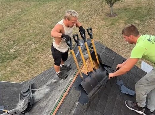 屋顶翻新，拆卸和安装的过程都看得很过瘾，新的解压视频 1