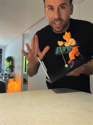 Lámpara LED de Goku: Un toque mágico en tu cuarto