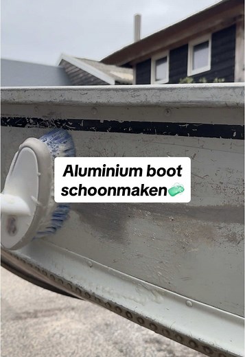 Aluminium Boot Schoonmaken met Romp- en Bodemreiniger