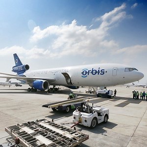 The @orbisintl @flyingeyehospital MD-10 arrived in Ghana 🇬🇭! Watch the quick timelapse on how this plane transformed into a hospital in just few hours! The flying eye hospital is self sustainable with their own generators and water purification system outside the plane. The facility inside is an advanced hospital with great technology onboard to train local doctors, restore eyesight and prevent blindness. 👁✈️ In a few days, the Flying Eye Hospital will welcome its guest from Ghana and I will 