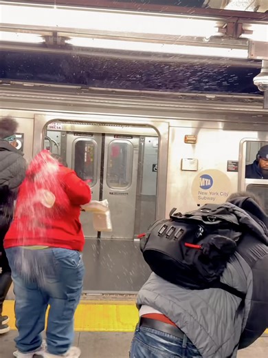 Gunung semeru meletus lagi pada sore hari ini rabu tanggal 19-11-2025 pukul - 16:00 wib #gunungsemerulumajang #gunungsemerumeletus #fyp