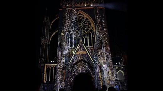Petite vidéo à main levée pour vous incitez à aller voir ce magnifique spectacle. La cathédrale de Metz métamorphosée par le son et la lumière. | Metz By Night