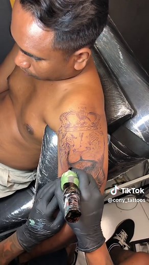 Lion tattoo design 🔥🔥🔥 #conytattoo #tattoo #tattoos #tattooartist #tattooideas #tattoolover #tattootiktok #tattooart #tattooed #ambontattoo #malukutattoo #ambontattooartist #ambontiktok 🎥@adi.art__