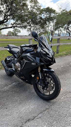 AstraMotorRoom on Instagram: "2021 Honda CBR 650R with low miles — super clean condition, smooth inline-4 power, perfect balance between comfort and performance. This bike is ideal whether you’re upgrading or getting your first sportbike. ✔️ Low miles ✔️ Excellent condition ✔️ Powerful and reliable ✔️ Financing available In this video I explain everything about the bike — specs, condition, and how easy it is to get approved. If you’re serious about getting on a CBR 650R, this is your sign. 📩 DM