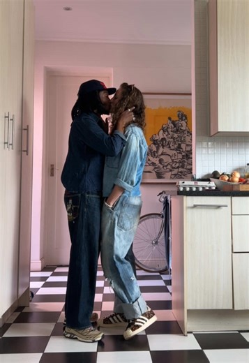 Stylish Blue Jeans: A Must-Have Fashion Staple