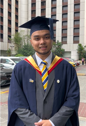 Congratulations to all Class of 2025 graduates! Here’s a special message from Zulfikri Bin Zulkifli, Bachelor of Multimedia Technology (Hons.) in Interactive Multimedia Design (BIMD) 🎓 He was honoured with the Special Recognition Award of the Director General of Higher Education at the National Student Figure Awards 🌟 You made it — now go shine! ✨ #UniKLMiIT #unikl22ndconvo #Classof2025 #WeAreUniKL @Universiti Kuala Lumpur @Prof. Ir. Dr. Azman Senin @Nizam Husen @Zuzu