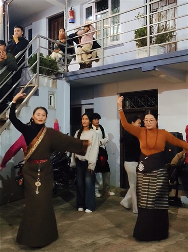 Exploring the Beauty of Ngomtsar Tibetan Culture