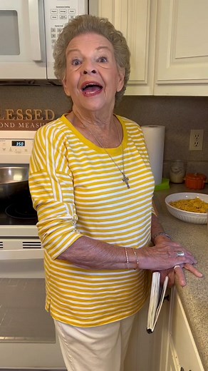 Award-Winning Cabbage Casserole Recipe with Tricolor Cabbage and Corn Flakes