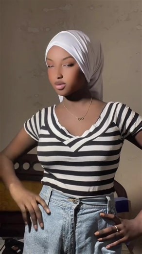 Vidéos de Aminata Mbaye (@pivision3) avec son original - Aminata Mbaye