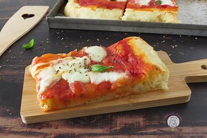 Pizza in teglia Bimby ricetta facile - Silvia in cucina