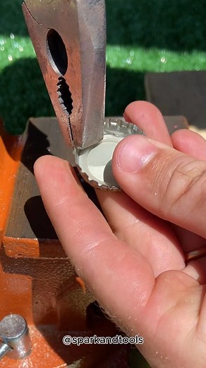 19K views · 27 reactions | A solução para cortar tubos #solutions #dicas #flypシ | Spark and Tools | Facebook