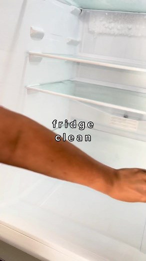 fridge clean ASMR 🧊❄️ #satisfyingcleans #satisfyingvideos #cleanwithme #cleantok #cleaningasmr #deepclean #kitchenhacks #homehacks #cleaningtips #asmrtiktoks #thepinkstuff #scrubdaddy @cleanwithpinkstuff AD/brand ambassador
