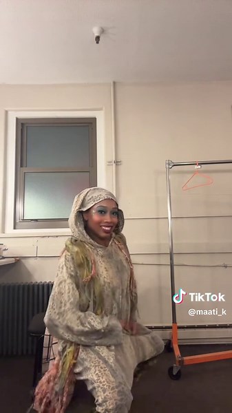 Whew! Ready for this day off 😮‍💨 Week 1 in St. Louis ☑️ dc: @Curlyty . . . #thewiz #ontour #tourlife #backstage #theatretok