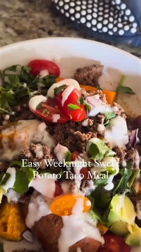 Want an easy healthy weeknight meal? Try this Sweet Potato Taco Meal 🍠🌮 (Paleo, Whole30, gluten-free, AIP Modifications) Basic Recipe: • Approx 1 small-medium Sweet Potato per person • Avocado Oil (or fat of choice) • Sea Salt • 1/4-1/2 lb Ground Beef per person (or your ground meat of choice) • 1-2 tbsp Taco Seasoning per lb (I love @primalpalate ‘s Taco seasoning) • Toppings of choice - cherry tomatoes, cilantro, red onions, avocados, olives • Sauce - dairy-free yogurt (or mayo) juice of a l