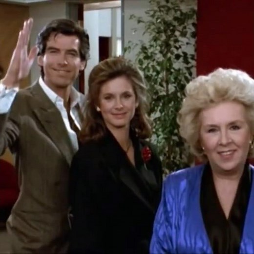 Shortsmas Day 20: Christmas With Remington Steele!