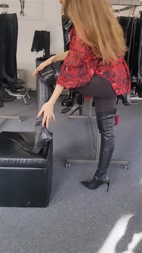 A true classic in our collection is the Model 660. Made from soft lamb leather, this style is a gentle leg hugger. The thin Stiletto is gorgeous but yet surprisingly comfy. The eyecatcher is the wide strap with the big buckle, which coexists in perfect harmony with the metal applications on toe and heel. Get them now, they are absolute love pieces. 🥰 #boots #thighhighboots #stiefel #highheels #stilettos #cuissardes #leather #lambleather #overknees #BerlinStyle #fernandoberlin Boots: Fernando Be