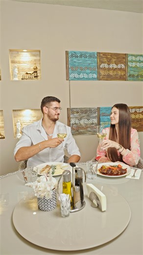 Доведете половинката си в il Gusto di Bianco и й дайте още една причина да ви обича. 💕 Запазете маса и превърнете обяда си в малък празник на любовта. ❤️ 📍 ул. Станционна 2, гр. Дряново 👉🏻За резервации📱: 0888881555 . . . #ilgustodibianco #restaurant #dryanovo #bulgaria | Forum Sport Palace