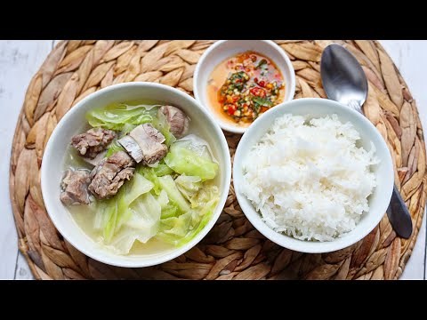 Simple Hmong Meal: Pork Bones w/ Cabbage Soup [Pob txhaa npua hau ntsug zaub qhwv]