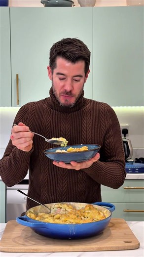 Gnocchi Fish Pie – recipe below If you love a fish but hate having over cooked fish, this one is for you. My creamy gnocchi fish pie is the ultimate comfort food, gently poached fish in a lovely thick creamy sauce, with loads of garlic and leeks, topped off with fluffy gnocchi and loads of cheese. It’s very simple to make and perfect for a cosy night in. Enjoy x John Serves 6 700ml whole milk 200g boneless, skinless salmon fillets cut into 2cm pieces 200g boneless, skinless smoked haddock cut in