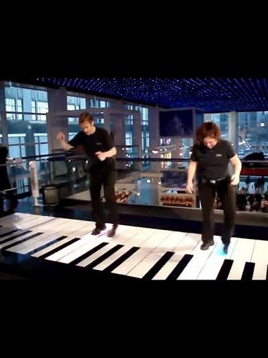 Hungarian Rhapsody N°2 - Franz Lizst, Floor Piano