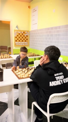 Заслуженный тренер Казахстана по шахматам Кван Андрей с учеником серебряным призером Чемпионата Казахстана Жанатовым Хакназаром #bmchess #шахматнаяшколабудущиемиллионеры #тренерпошахматам