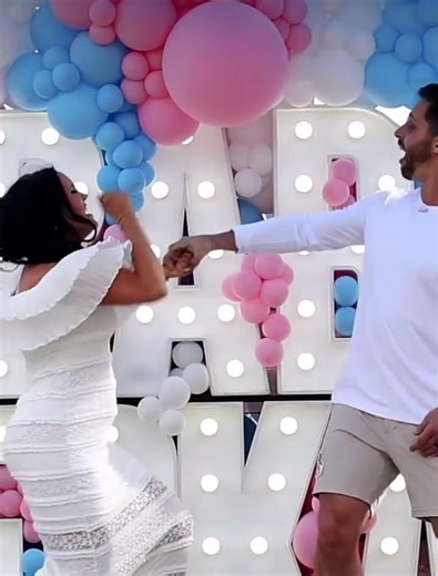 BEAUTIFUL GENDER REVEAL!! IT’S A…💕💙 CREDIT: @kayledeckard