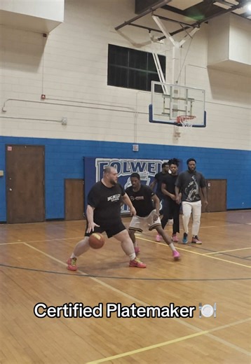 Certified platemaker 🍽️ #playmaker #basketball #hooper #ballislife #fyp