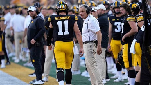 No. 11 Indiana gets late touchdown to beat Iowa, 20-15