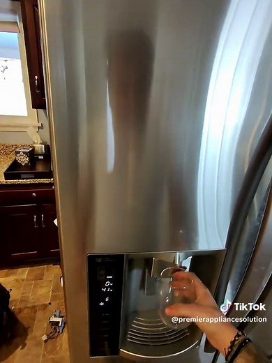 Reemplazo de válvula de agua en refrigerador LG