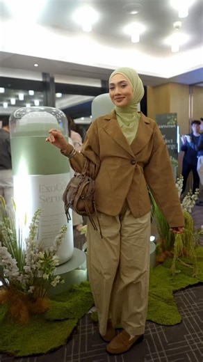 mals on Instagram: "Soft launch day with @anewmax.official Skincare that fits into a busy day without overcomplicating things. #MaximumResultMinimalSteps #ANEWMAX"