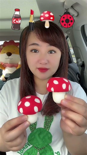 Eat emoticons,eat you bite by bite,the co-pilot eats snacks#food#shortvideo#eatemoticons