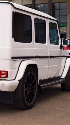 Win Electronics on Instagram: "Up close and personal…The CEO of @win_electronics_zm . 🙏🏿🙌🏾 #WinforTheWinners Visit @arcadesshoppingmall"