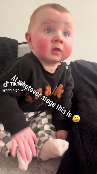 Trying to sit up stage 🤣